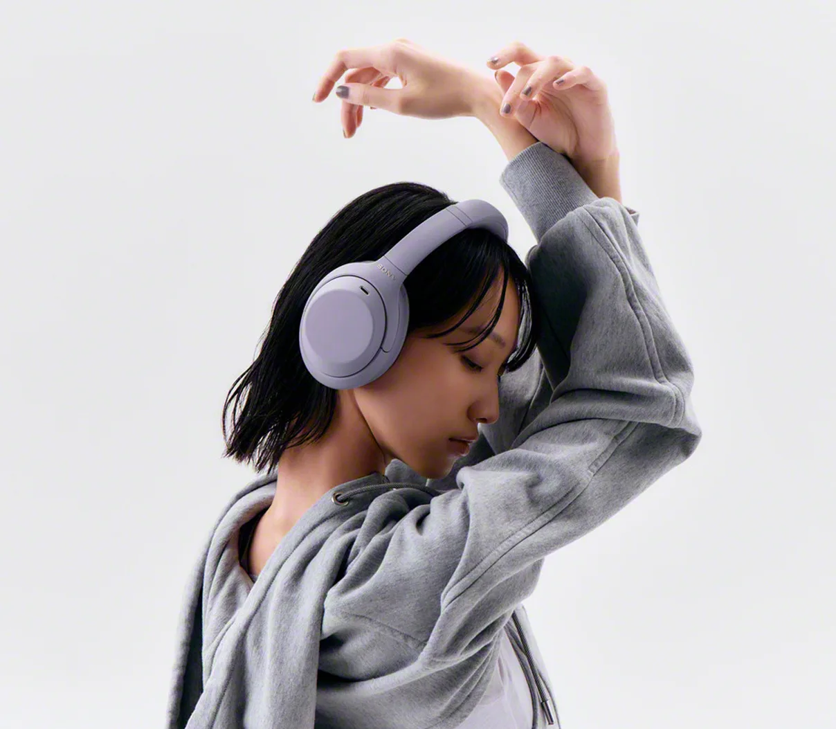 Sony вернула в продажу легендарные WH-1000XM4