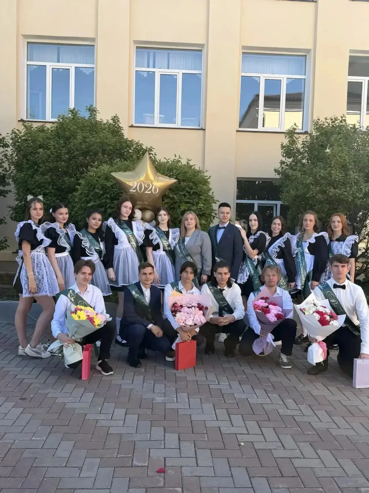 🎓 26 мая в нашей гимназии прозвенел Последний звонок для учащихся 9 и 11 классов.