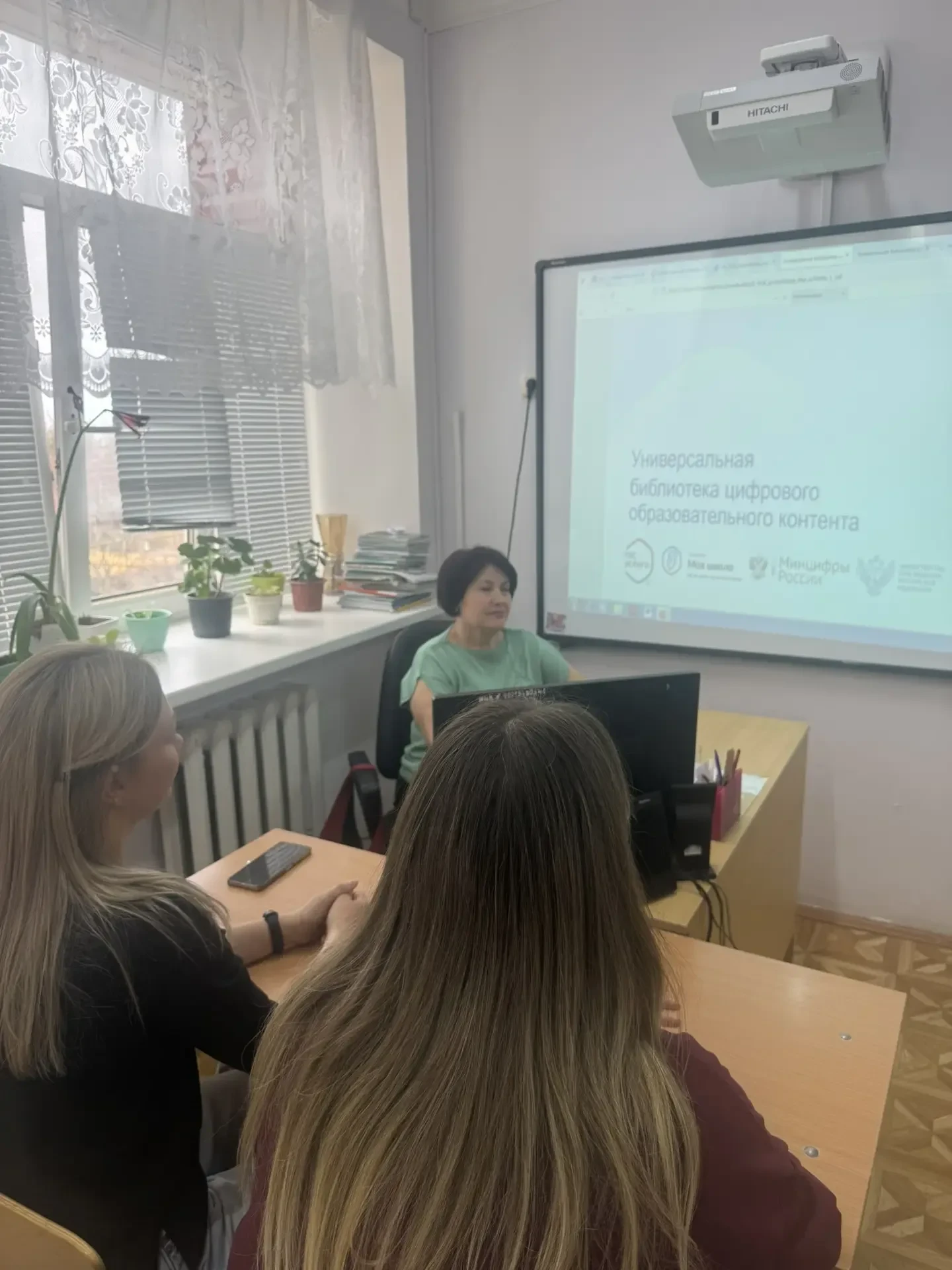 31 марта прошло заседание школьного методического объединения учителей иностранного языка. Кроме тра