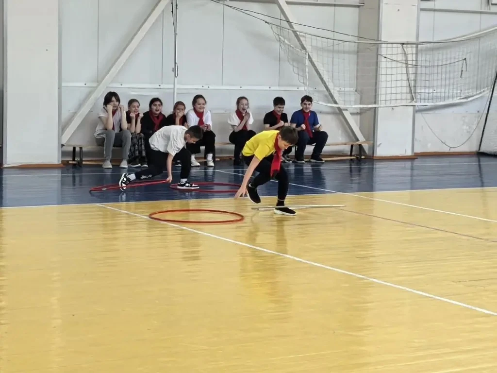 🏒10-11 марта прошли Весёлые старты среди учащихся 1-4 классов.   ⛹️Ребята соревновались в разных спо