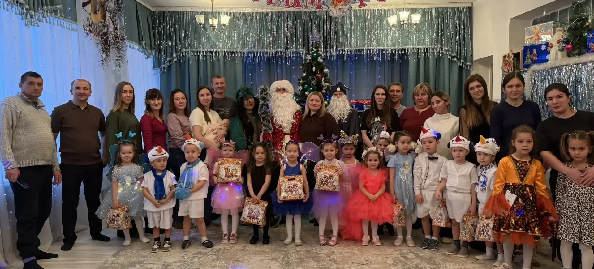 🎇🌲🎊В детском саду прошли новогодние утренники, наполненные радостью и волшебством. Д...