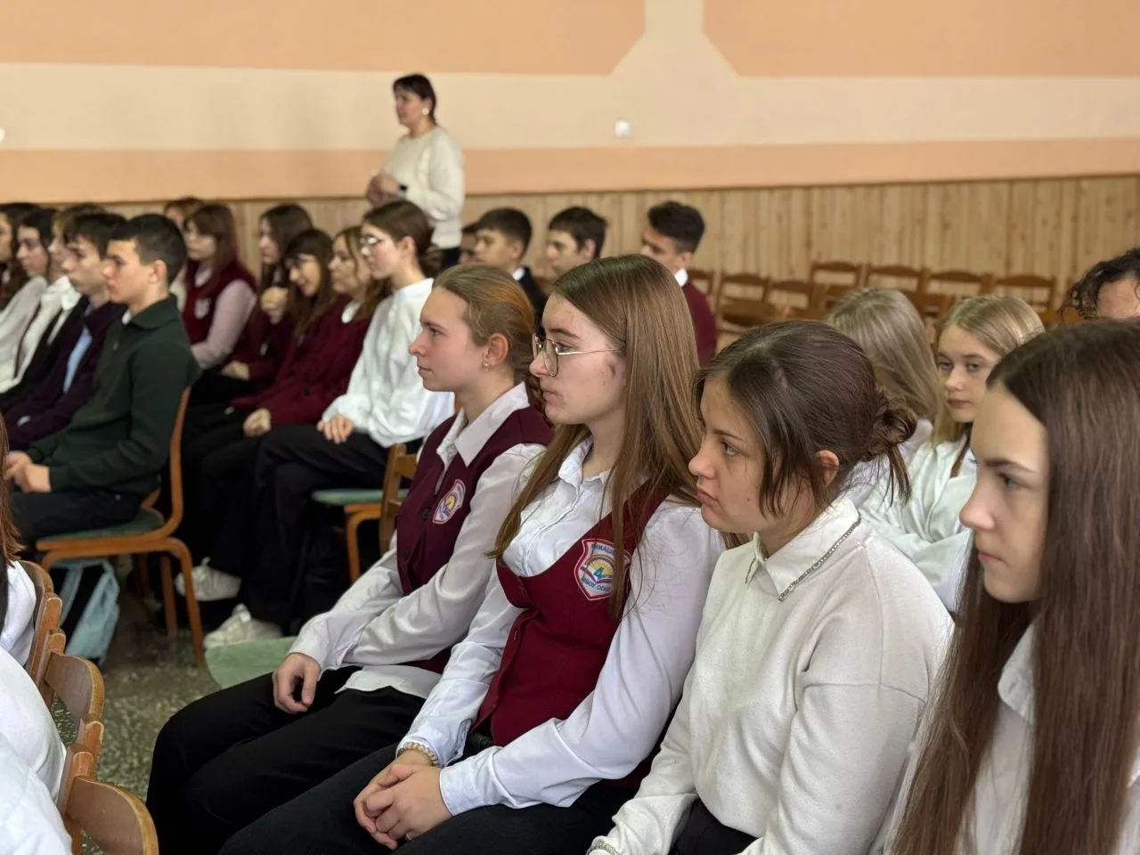 🙏🏻19 января 2026 года в нашей школе  специалисты «Молодежного комплексного центра» совместно со штат