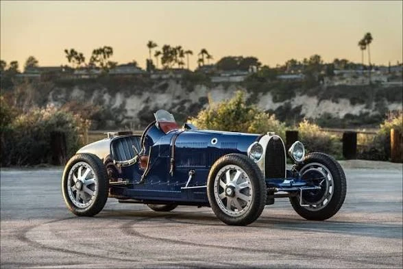 Bugatti Type 35 Pur Sang — это не оригинальный автомобиль из 1942 года (в период Второй...