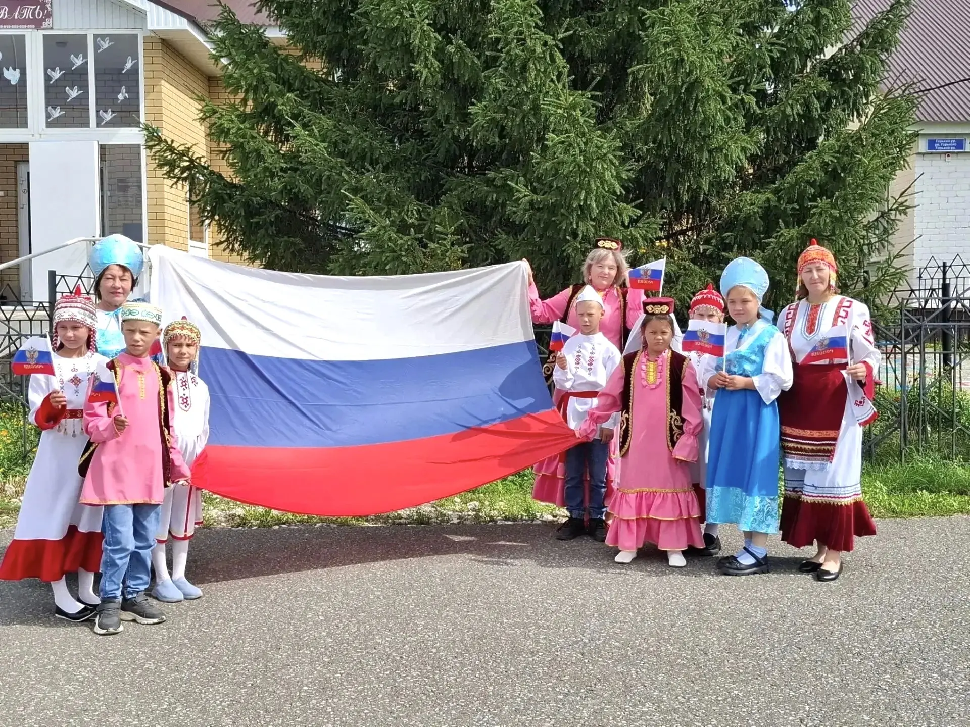 Марат Гафаров поздравил с Днём Государственного флага России! 🇷🇺