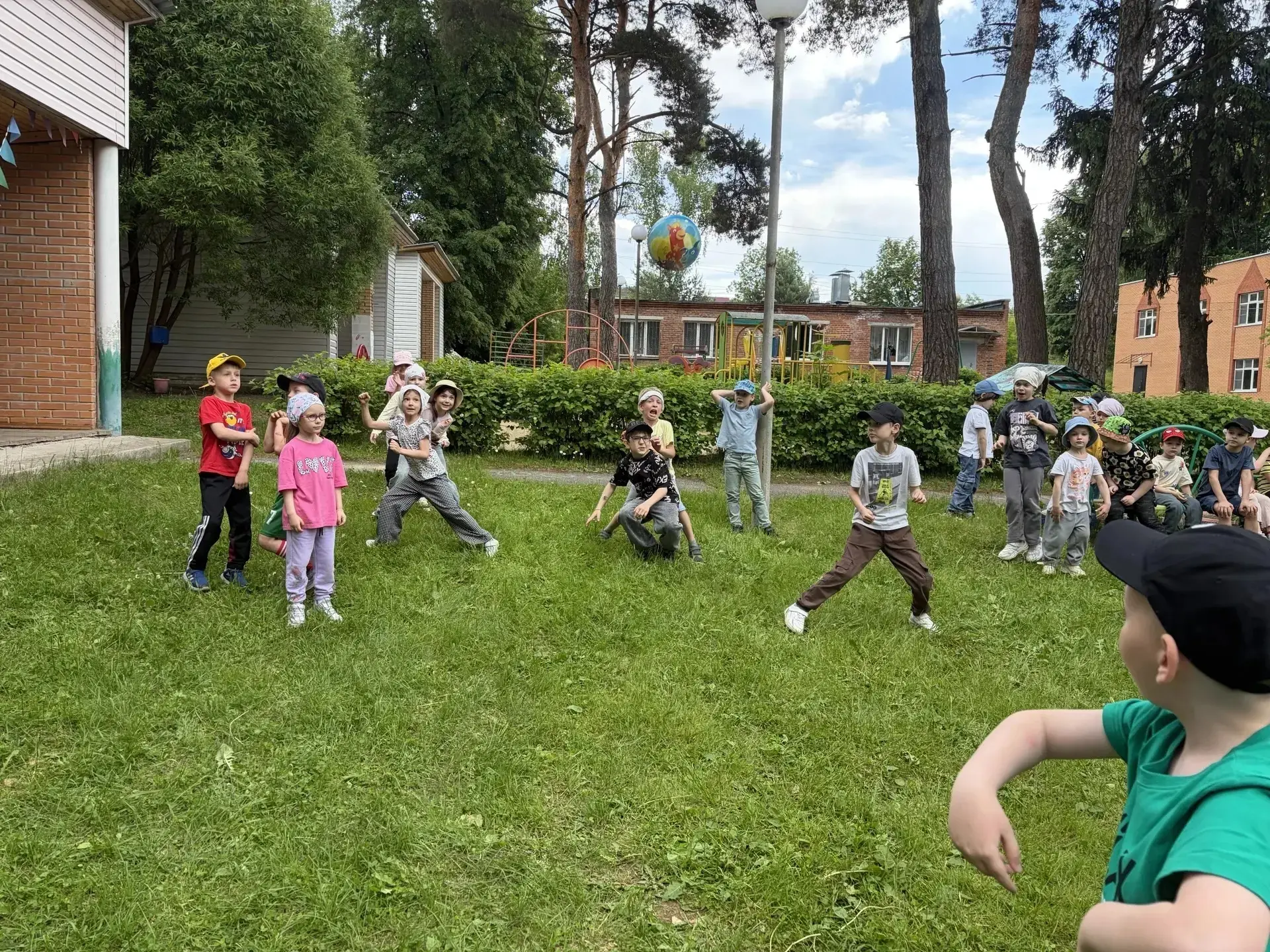 🏏Сегодня в группе № 15 прошел "День дворовых игр".

🏏Дворовые игры- это неотъемлемая часть культур