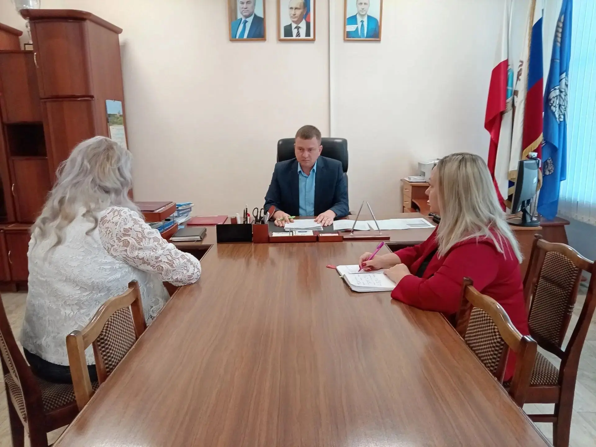 Личный приём граждан: глава района на связи с жителями