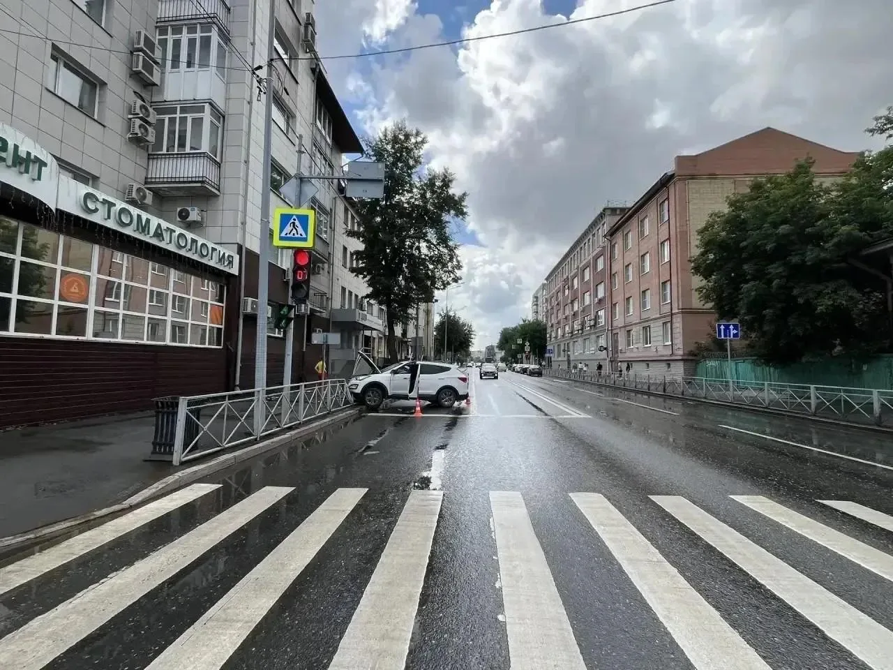 Жуткое ДТП в самом центре Тюмени. Обошлось без летального исхода, но один человек все ж...