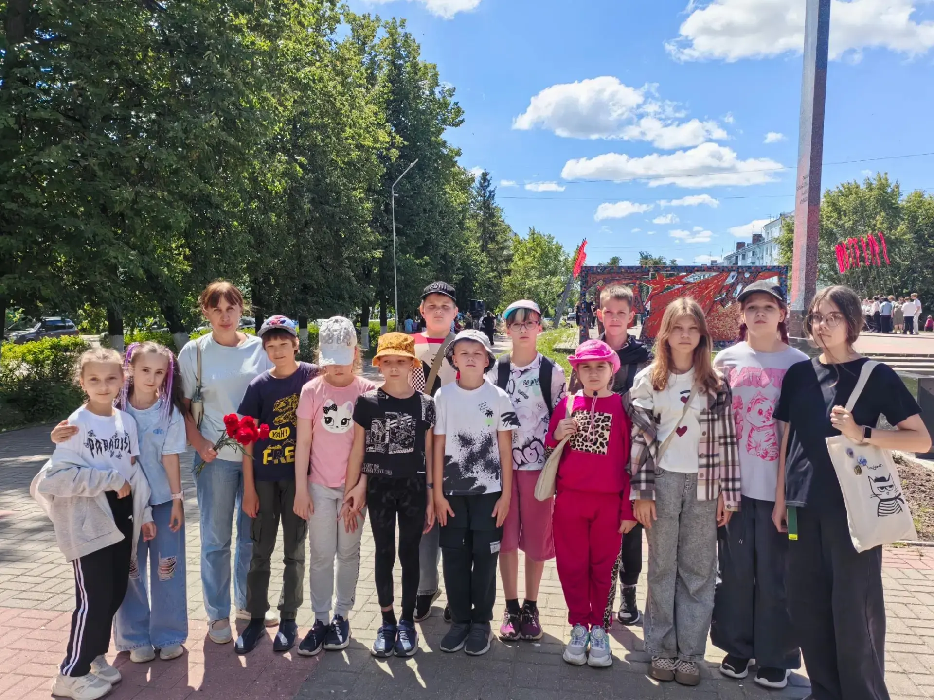 💥22 июня - День памяти и скорби💥

Ребята школьного лагеря "Солнечный зайчик" приняли участие во Вс