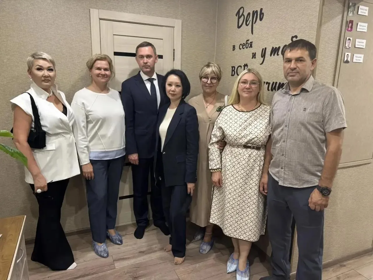 Члены Общественной палаты Саратовской области Татьяна Загородняя и Наталья Кривенцова п...