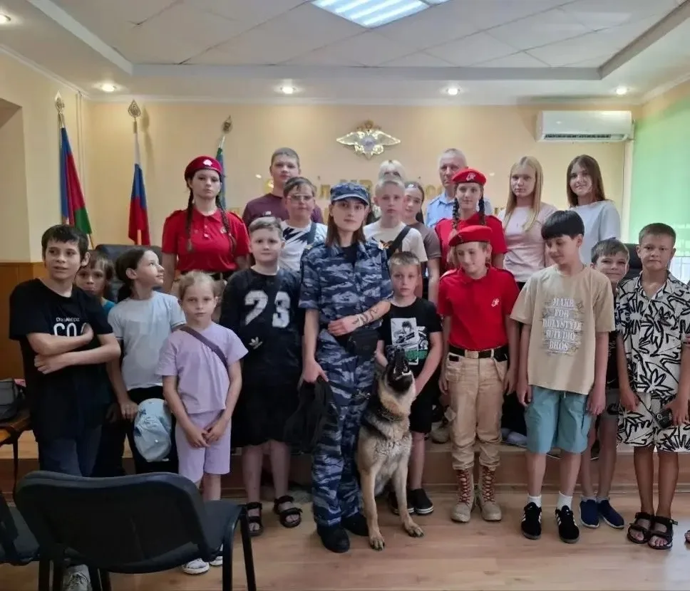 🚔🐕‍🦺 День в полиции глазами юнармейцев 🐕‍🦺🚔
1 июля ребята профильной летней площадки ЦДТ - Дом