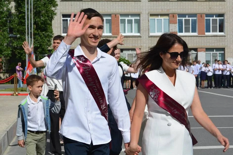 Последний звонок прозвучал: Взлет на крыльях "Мечты" в новую жизнь! Сегодняшний день для наших дорог
