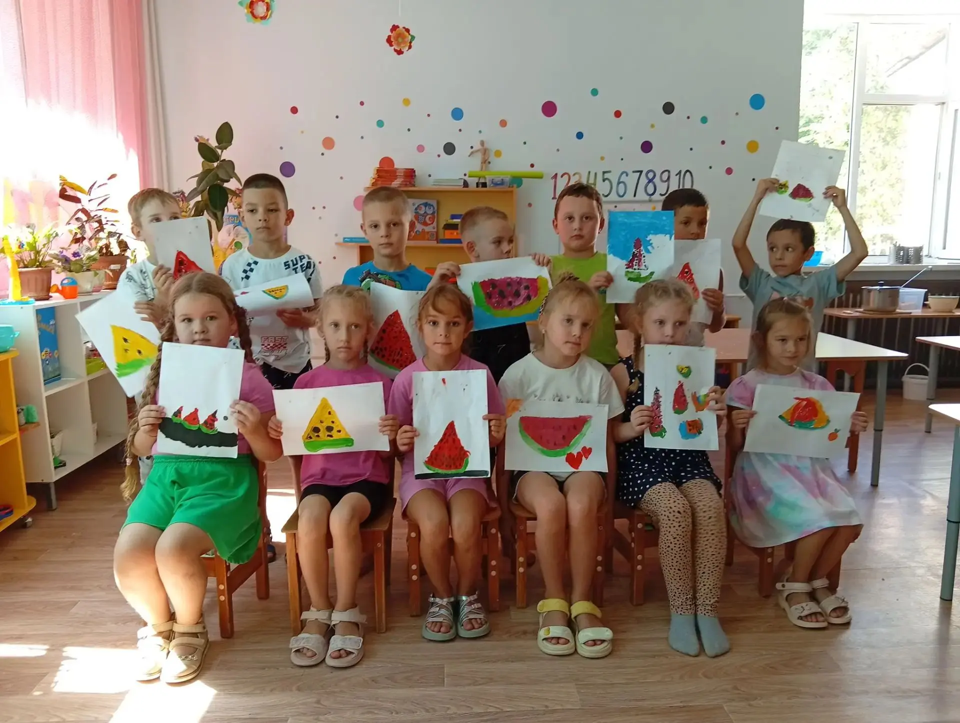 В группе "Солнышко" прошло увлекательное занятие 🎨!