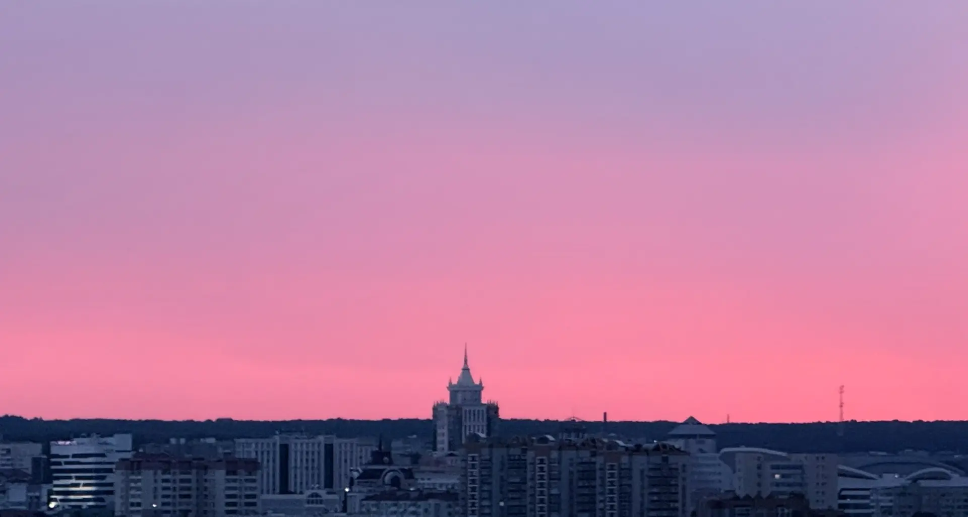🌅 Солнце уходит, чтобы обязательно вернуться. Закат необыкновенно прекрасен, потому что он - самое 