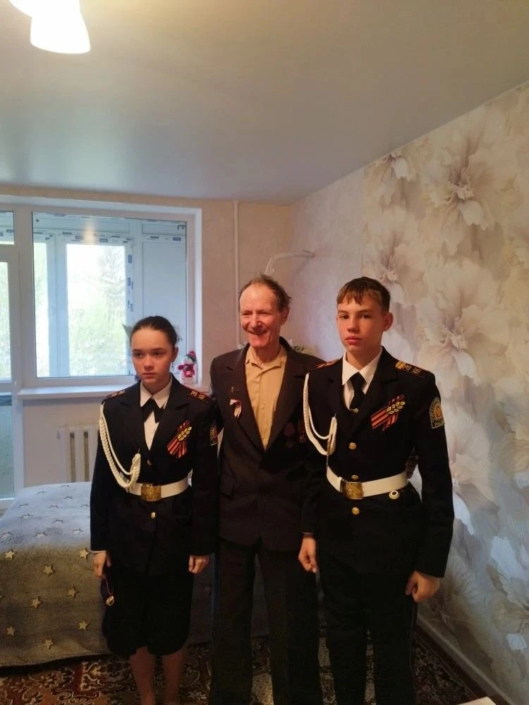 📣Сегодня наши ученики с огромной теплотой и уважением поздравили ветерана, пережившего блокаду Ленин