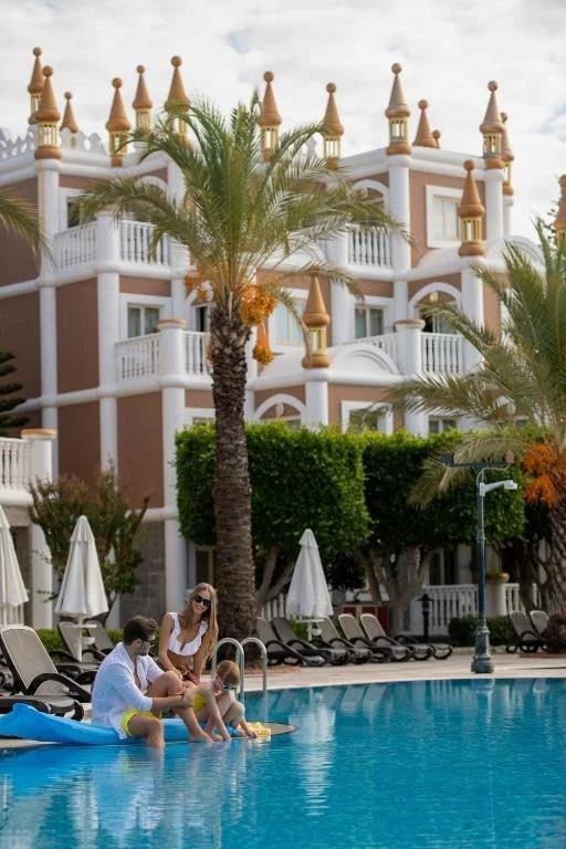 🔥 Kamelya Hotels: снижение цен на весь сезон!

📍 Первая береговая линия в Сиде, Турция

KAMELYA AI
