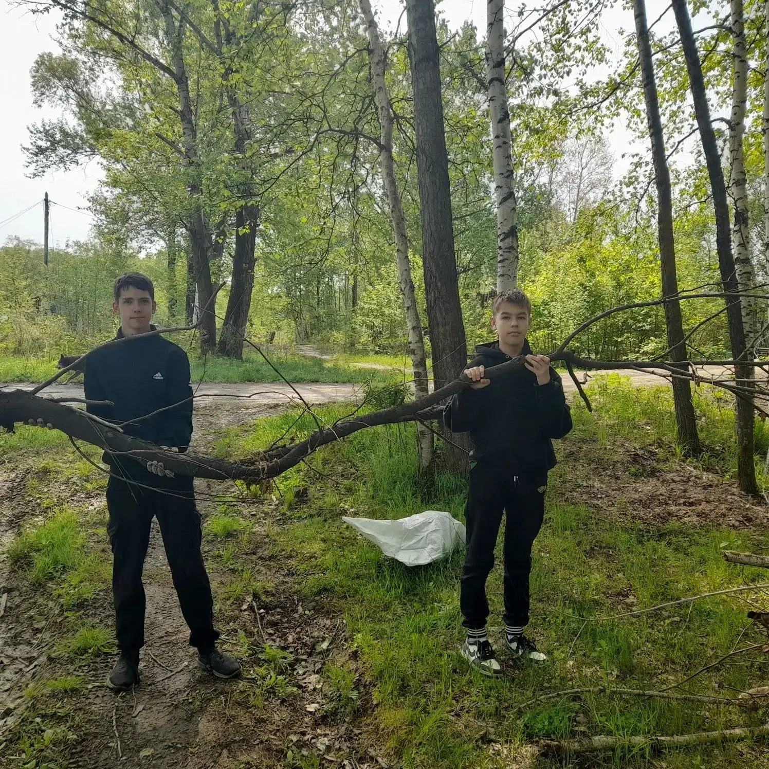 🌳 Экологический отряд

🗓️ С 1 по 30 июня на базе нашей школы в тесном сотрудничестве с сельской ад