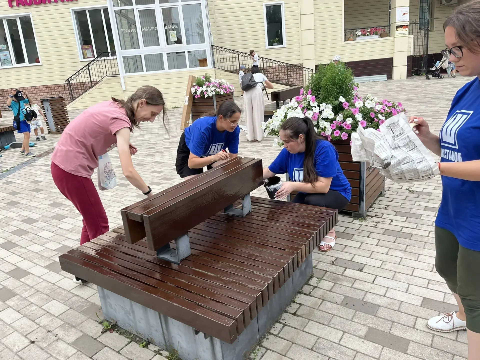 В рамках подготовки ко Дню города сотрудники  детского сада  и родители - жители нашего...