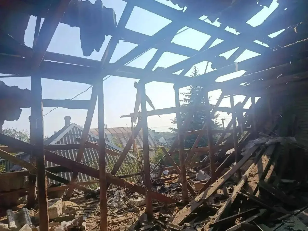 🤬 Мирный житель погиб в Таврийске, в Днепрянах повреждены жилые дома