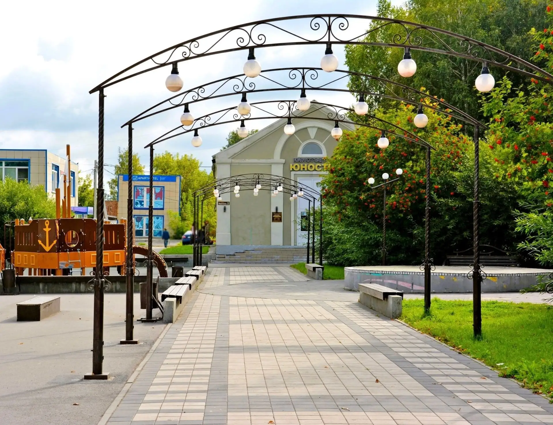 Ощущаете это? В воздухе витает магия выходных ✨