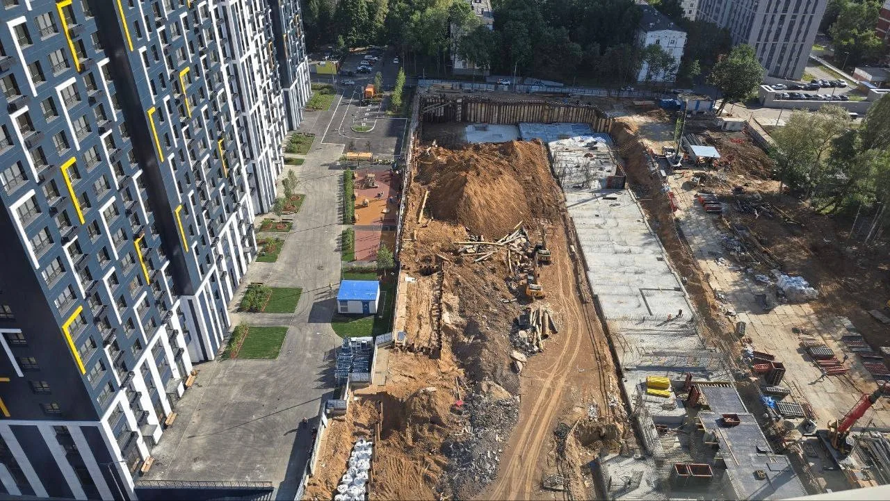 🏗 В Черёмушках строят новые корпуса по реновации — и у местных уже есть вопросы. Главный камень пре