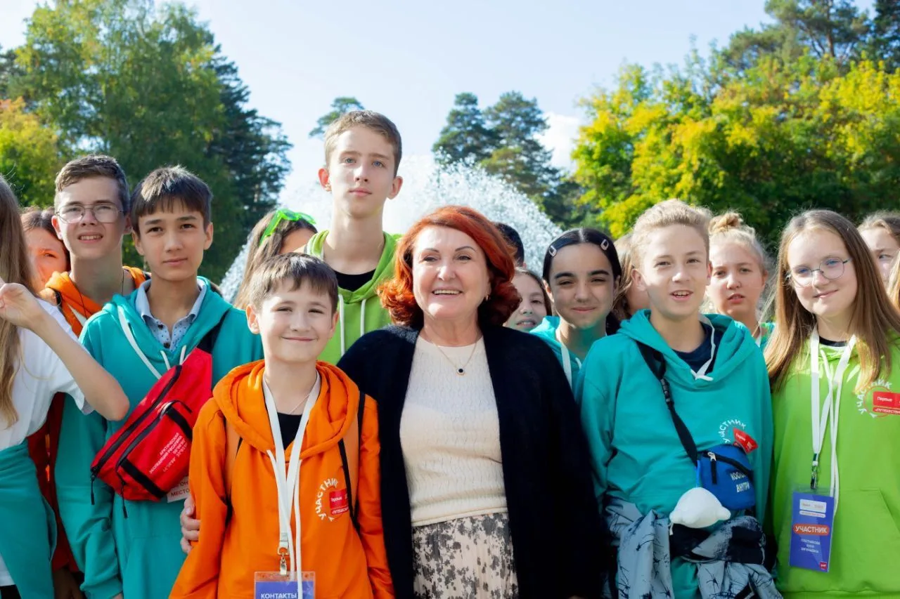 🌼 Дорогие друзья! От всей души поздравляю вас с Международным днём защиты детей!