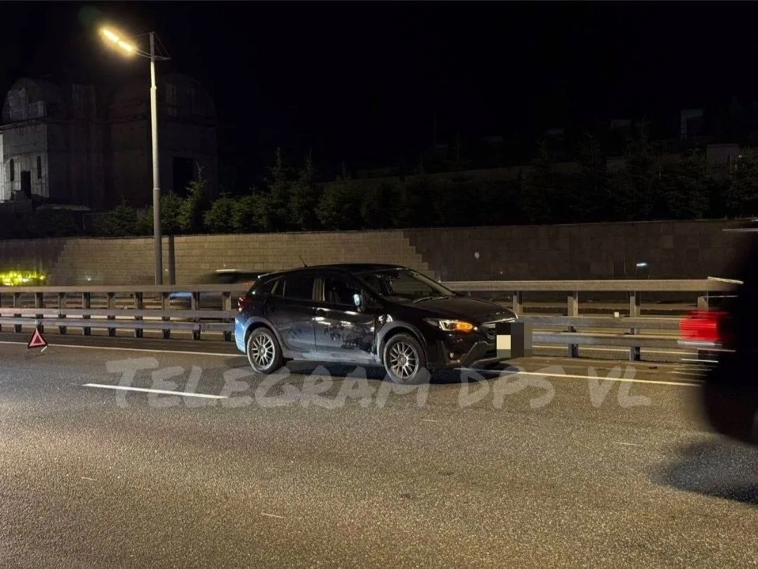 🚔Массовое ДТП с участием трех авто произошло в во Владивостоке в районе остановки "Перевал" в сторо