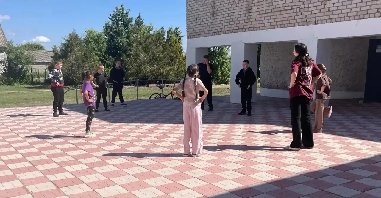 В летнем оздоровительном лагере на базе Калачевской школы весело и интересно!!! Ребята ...