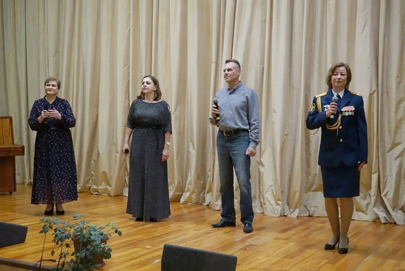 Любимые песни и тёплые аплодисменты: в Чебаркуле прошёл концерт для участников СВО⭐️ 
В июле 2026 го