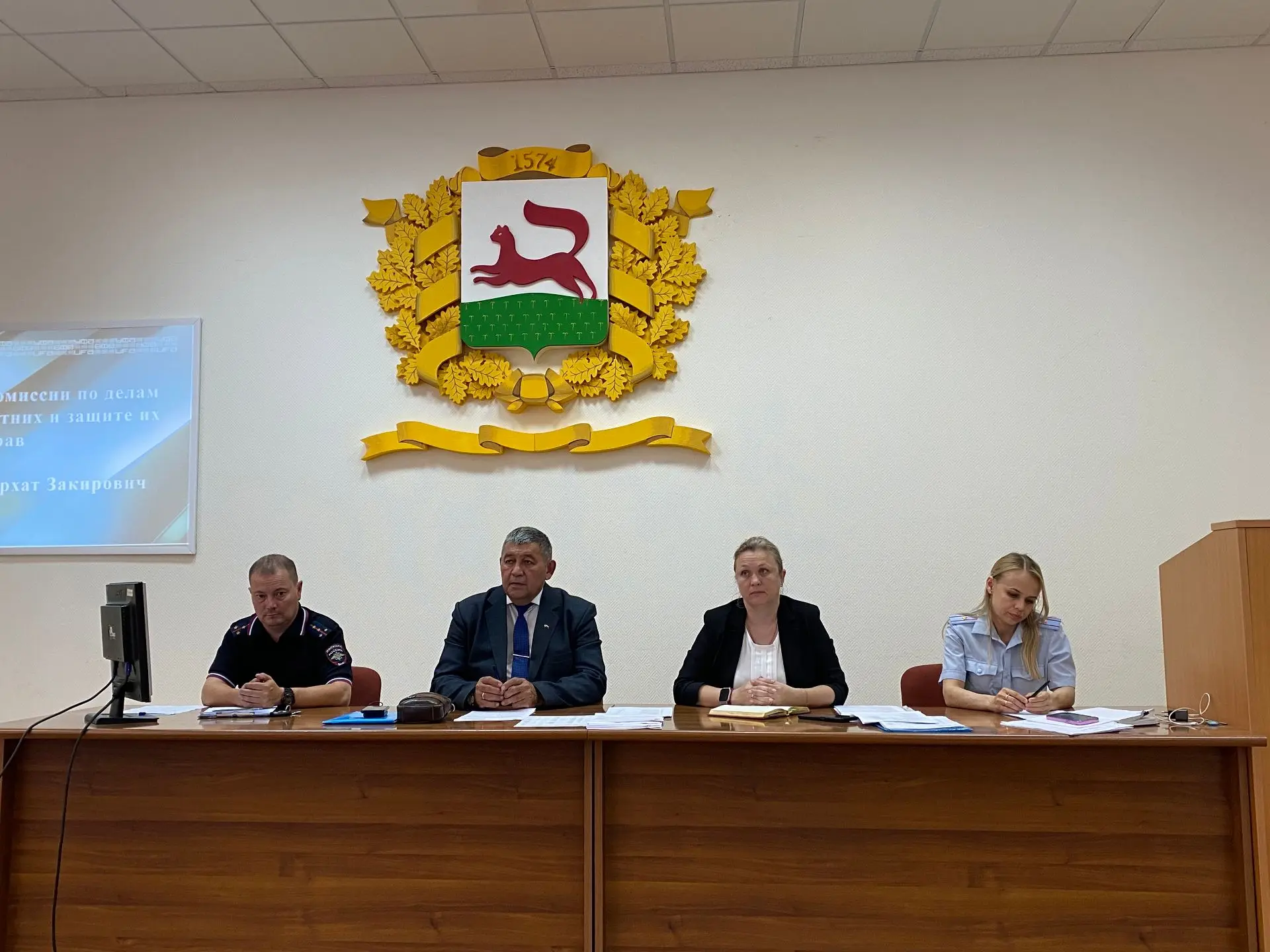 В Администрации Ленинского района города Уфы прошло заседание комиссии по делам несовершеннолетних и