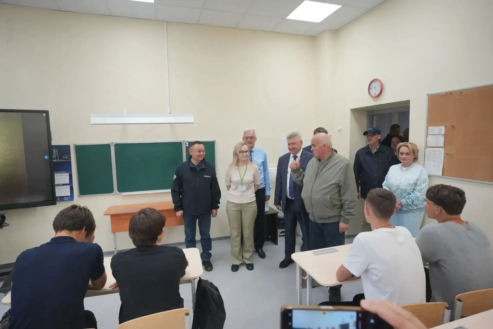 Председатель Костромской областной Думы Алексей Анохин обратился к министру строительст...