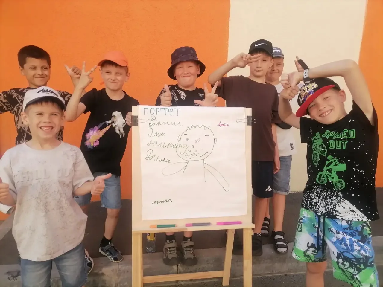 День Открытий начался с новых упражнений на зарядке 👫💪 Продолжился Загадками- перевертышами по про