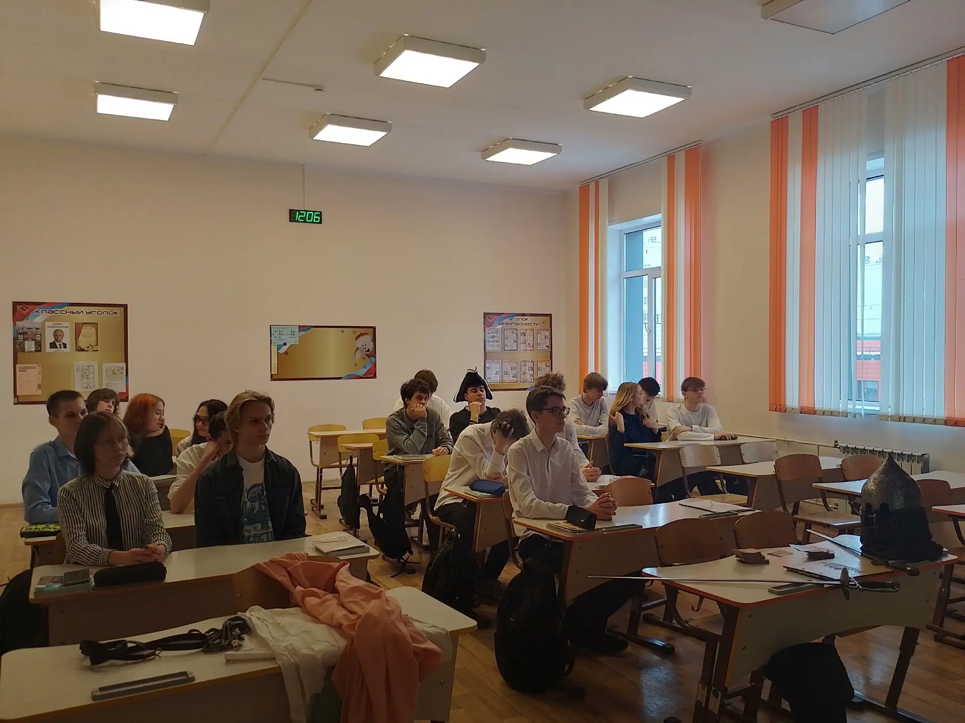 👋🏻17 февраля нашу школу посетили представители городского гражданско-патриотического центра «Витязь»