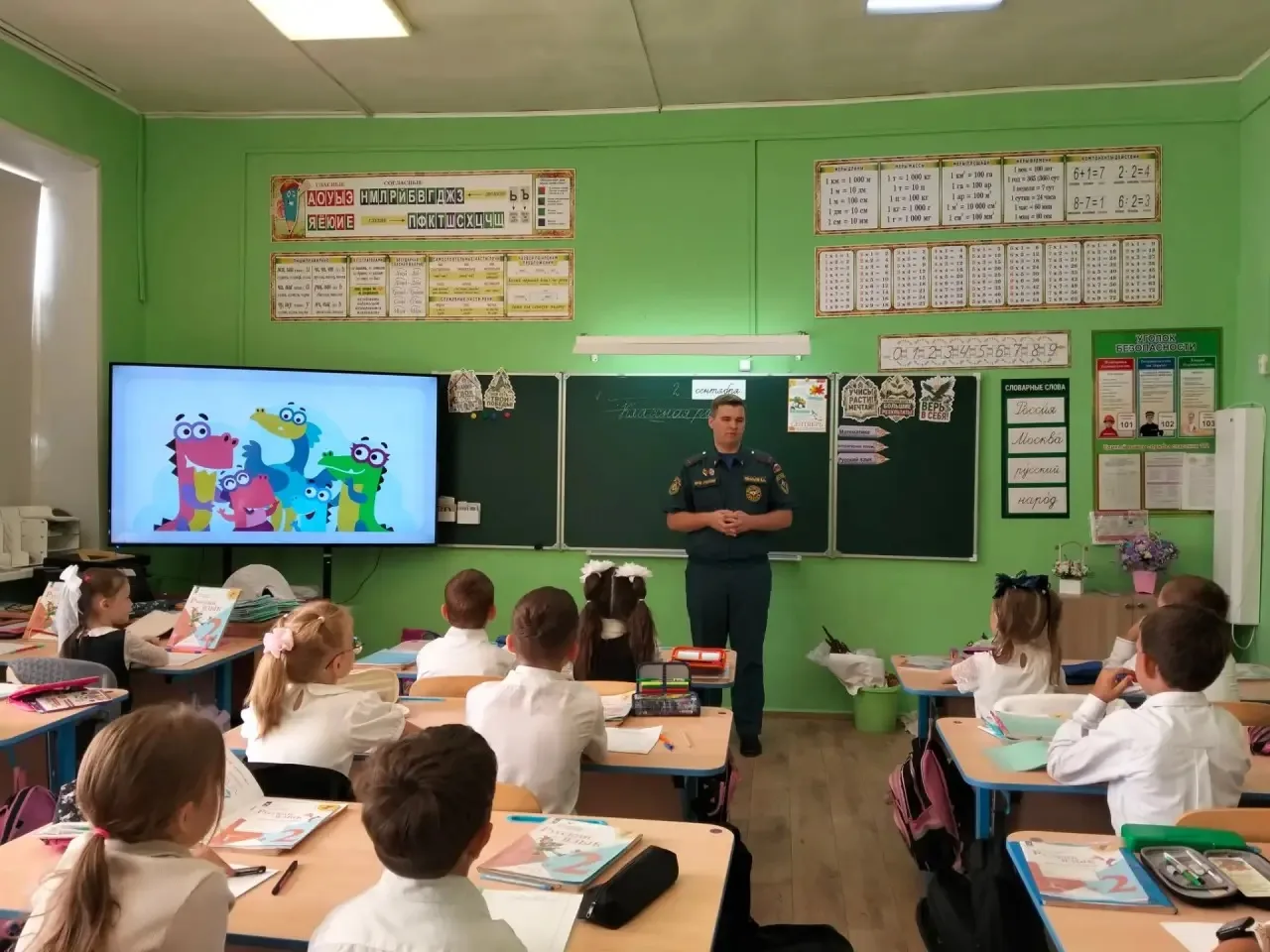 Встреча с сотрудниками МЧС в школе 🚒🏫