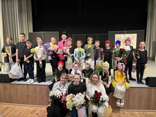 В мае прошли показы в классе преподавателя театрального отдела Юлии Сергеевны Полынской. Ребята разн