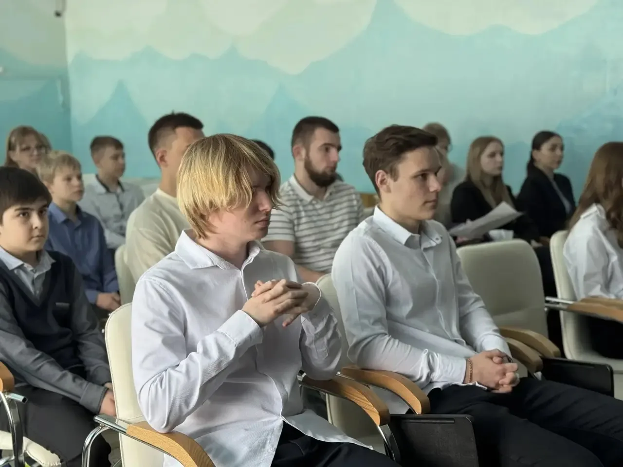 🎖️ Победители регионального этапа! 🌟  Поздравляем наших учеников 11 класса, которые блестяще выступи