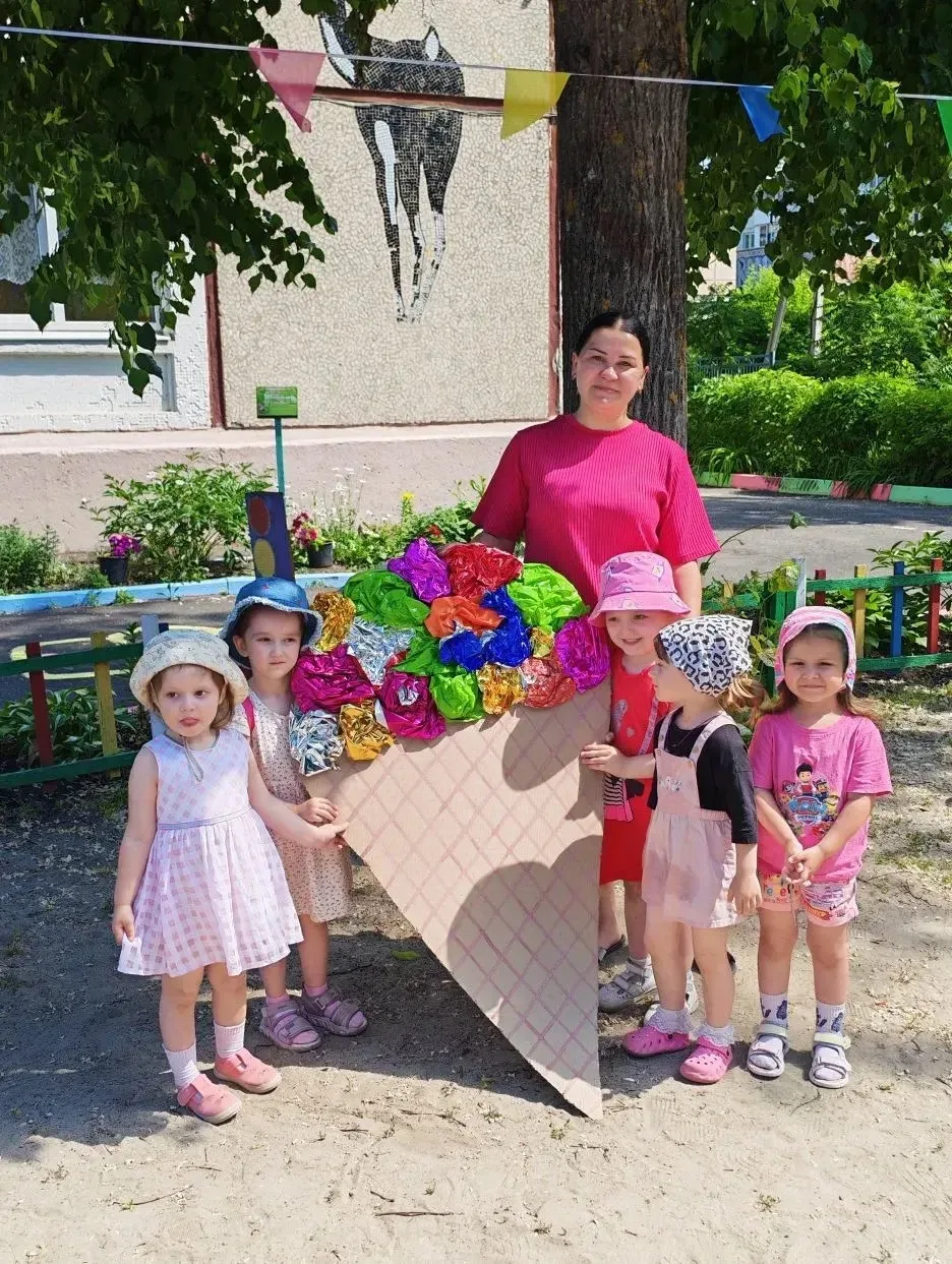 🎉 10 июня мы отметили День мороженого!🍦

В младшей группе «Звездочки» прошло весёлое и творческое 