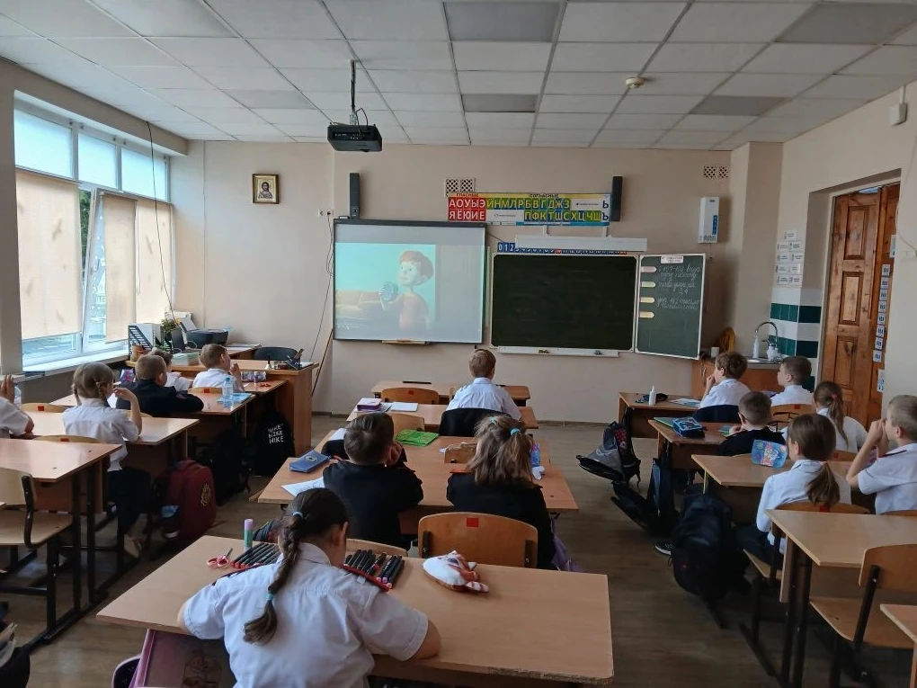 🚀 В МБОУ СОШ №4 им. В.М. Евскина прошёл полезный урок в рамках акции «Чистое поколение — 2026»!  Для