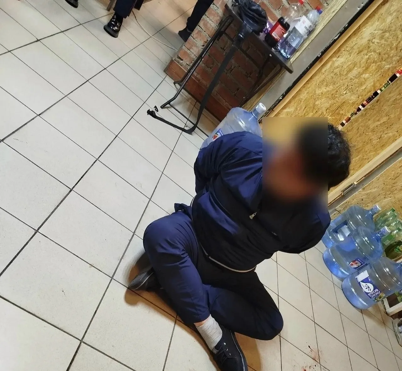 Конфликт в магазине: магнитогорец использовал 19-литровую бутылку для обороны