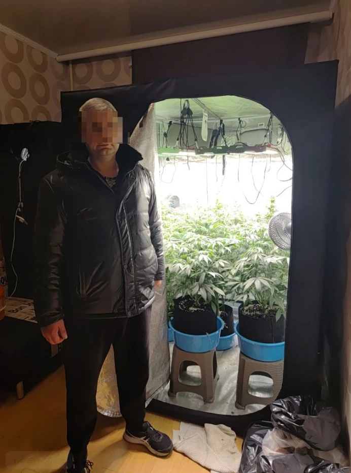 🪴 В Брянске сотрудники полиции ликвидировали домашнюю нарколабораторию

В домовладении 41-летнего ж
