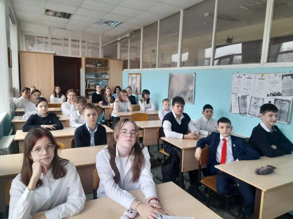 11 апреля в 5 «В» классе, под руководством Имангуловой Л.А., состоялся классный час, посвященный Дню