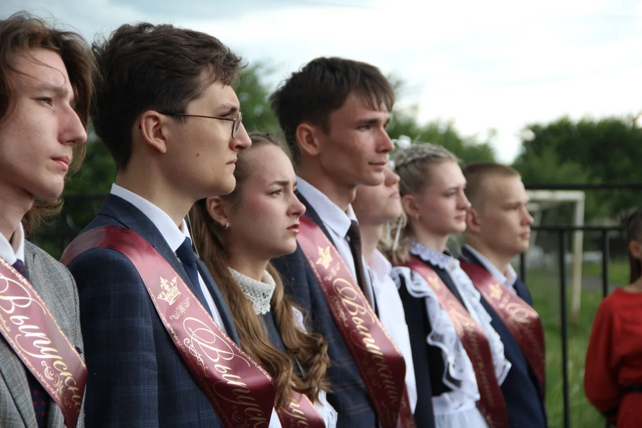 🔔🎈 ПОСЛЕДНИЙ ЗВОНОК 2026🎈🔔 

💐 🎈 В нашей школе прошла торжественная линейка, посвящённая оконч