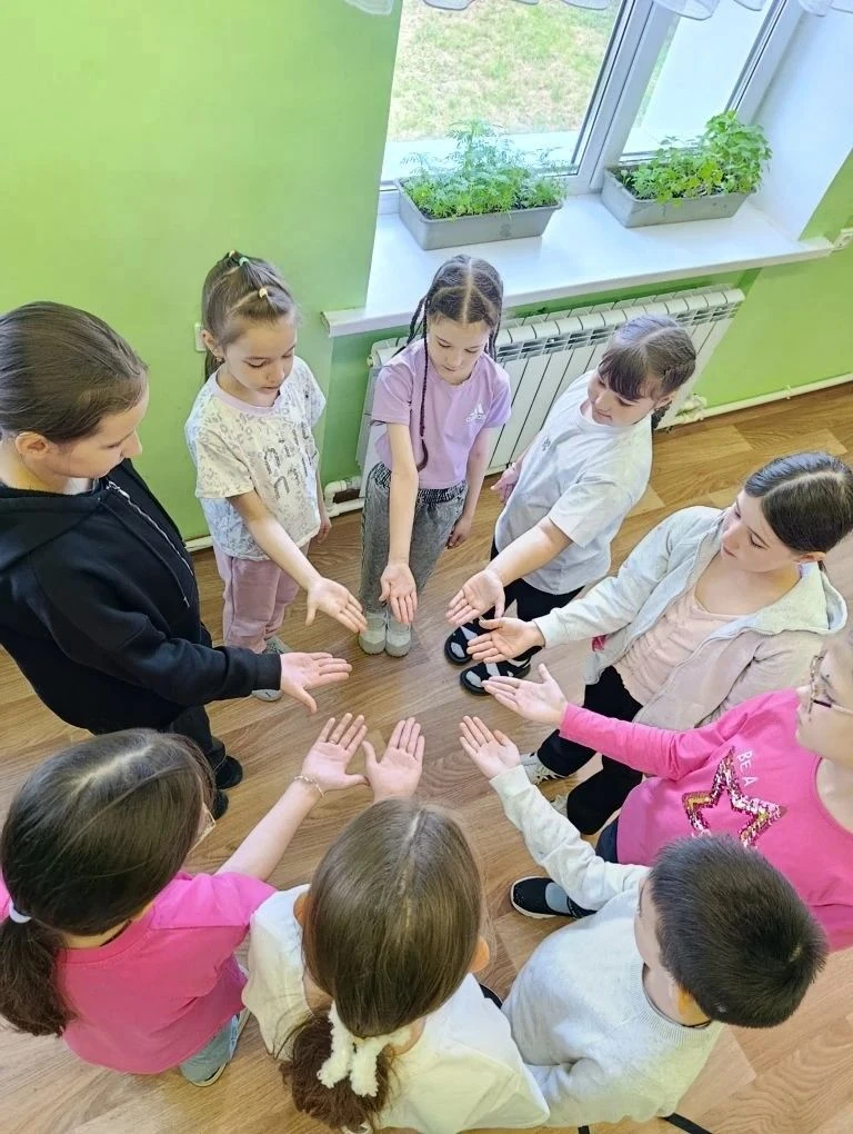 С яркого солнышка начался наш третий день в лагере «Ромашка». После утренней гимнастики...