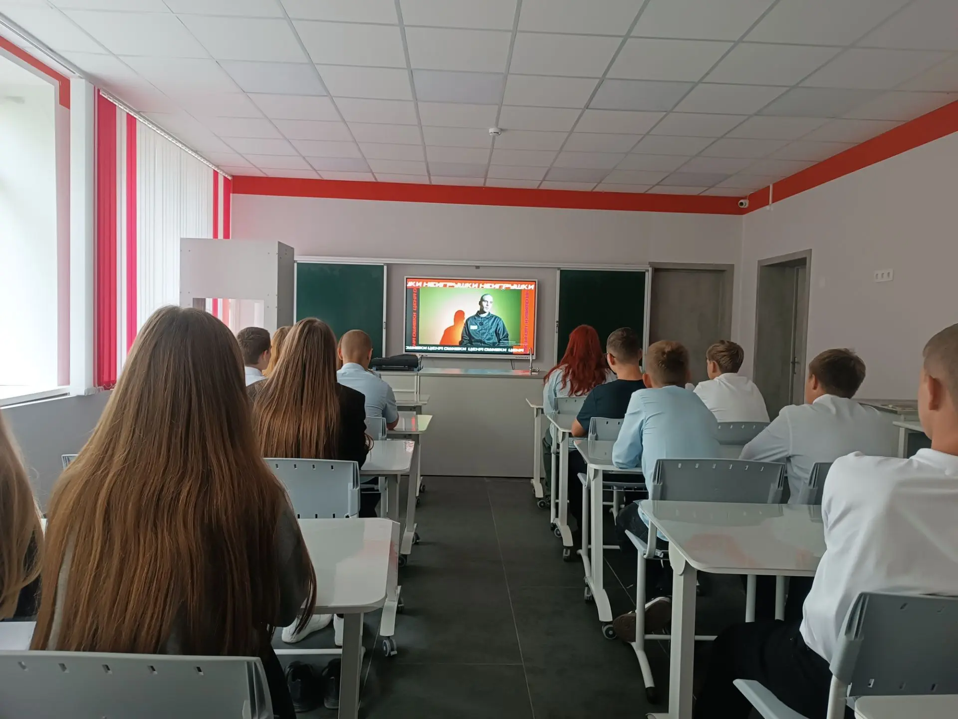 Фильм «Неигрушки»: как враг вербует подростков через интернет