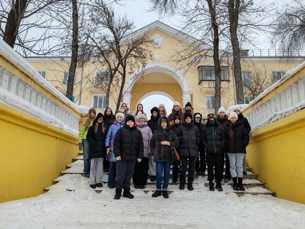 🌍 Путешествие в Магнитогорск 🚂  За время зимних каникул ученики 7б класса совершили увлекательное пу
