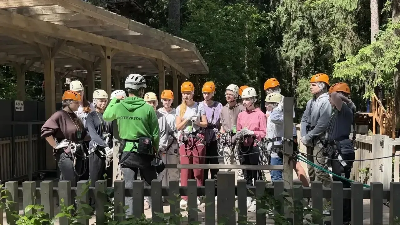 8 «М» отметил День защиты детей и старт каникул в Веревочном парке! 🥳