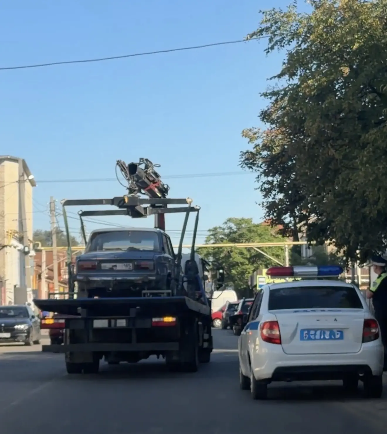 ❗На центральном рынке в Мелитополе работает эвакуатор