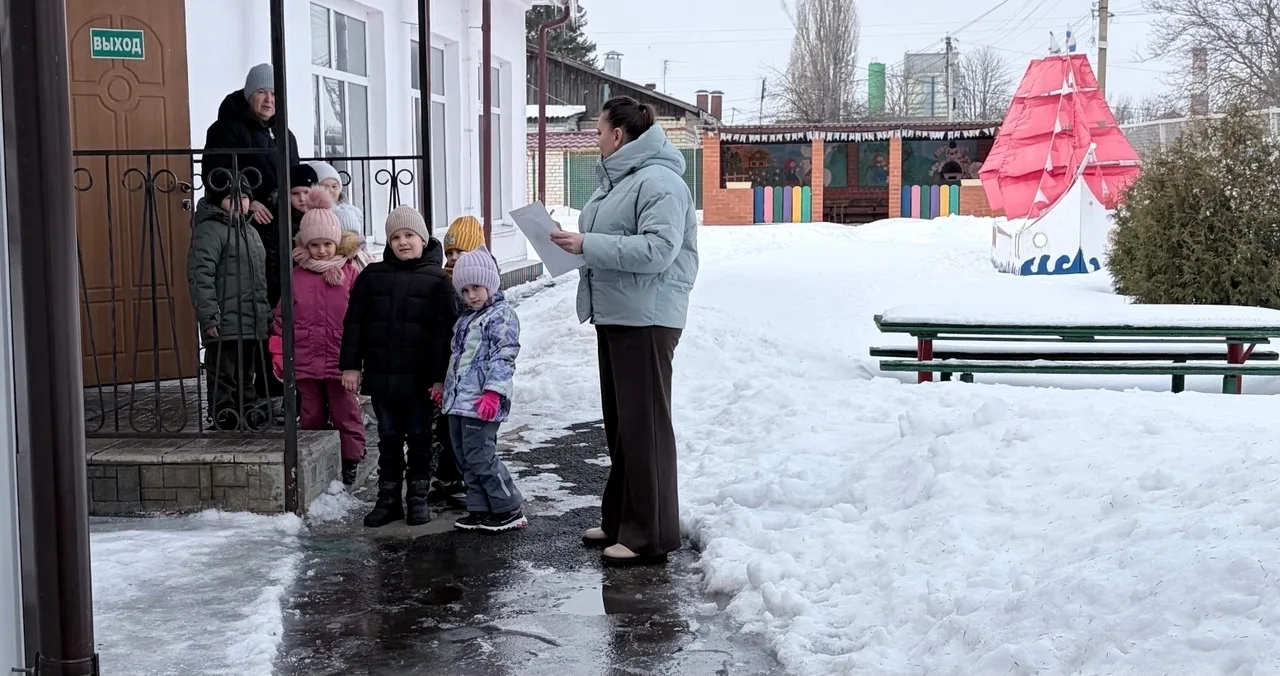 Жизнь полна неожиданностей, и важно научить ребенка сохранять спокойствие в сложных ситуациях, наход