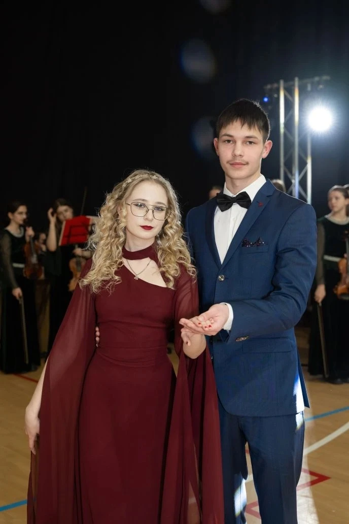 Бал, где оживает история! 💃✨  Делегация нашей школы №4 покорила паркет Большого муниципального бала 