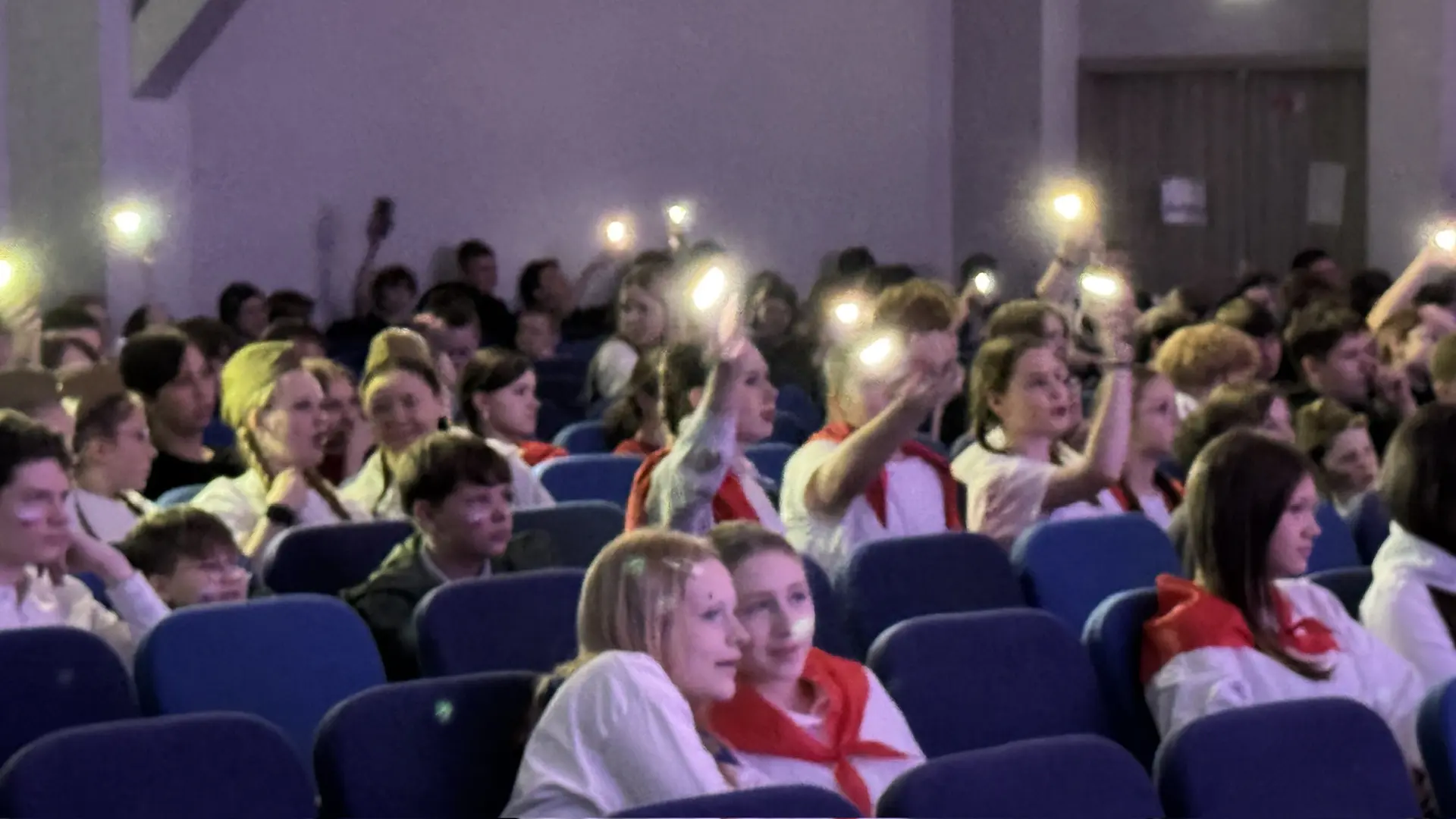 Два дня, 30 классов и песни, от которых мурашки 🎤❤️  Впервые в нашей школе прошла «Битва хоров» в ра