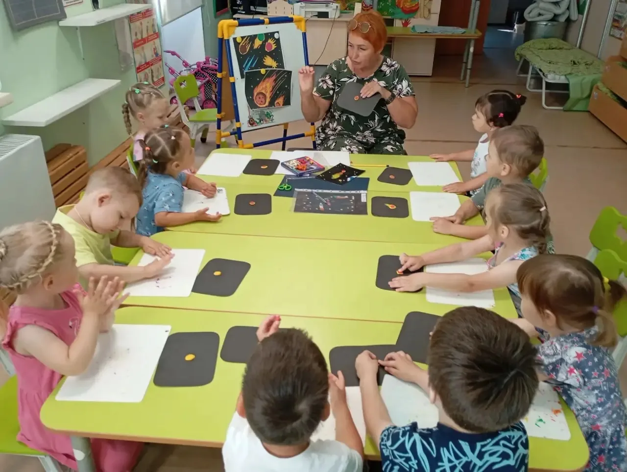 Помимо танцев записала Вику еще в творческий кружок